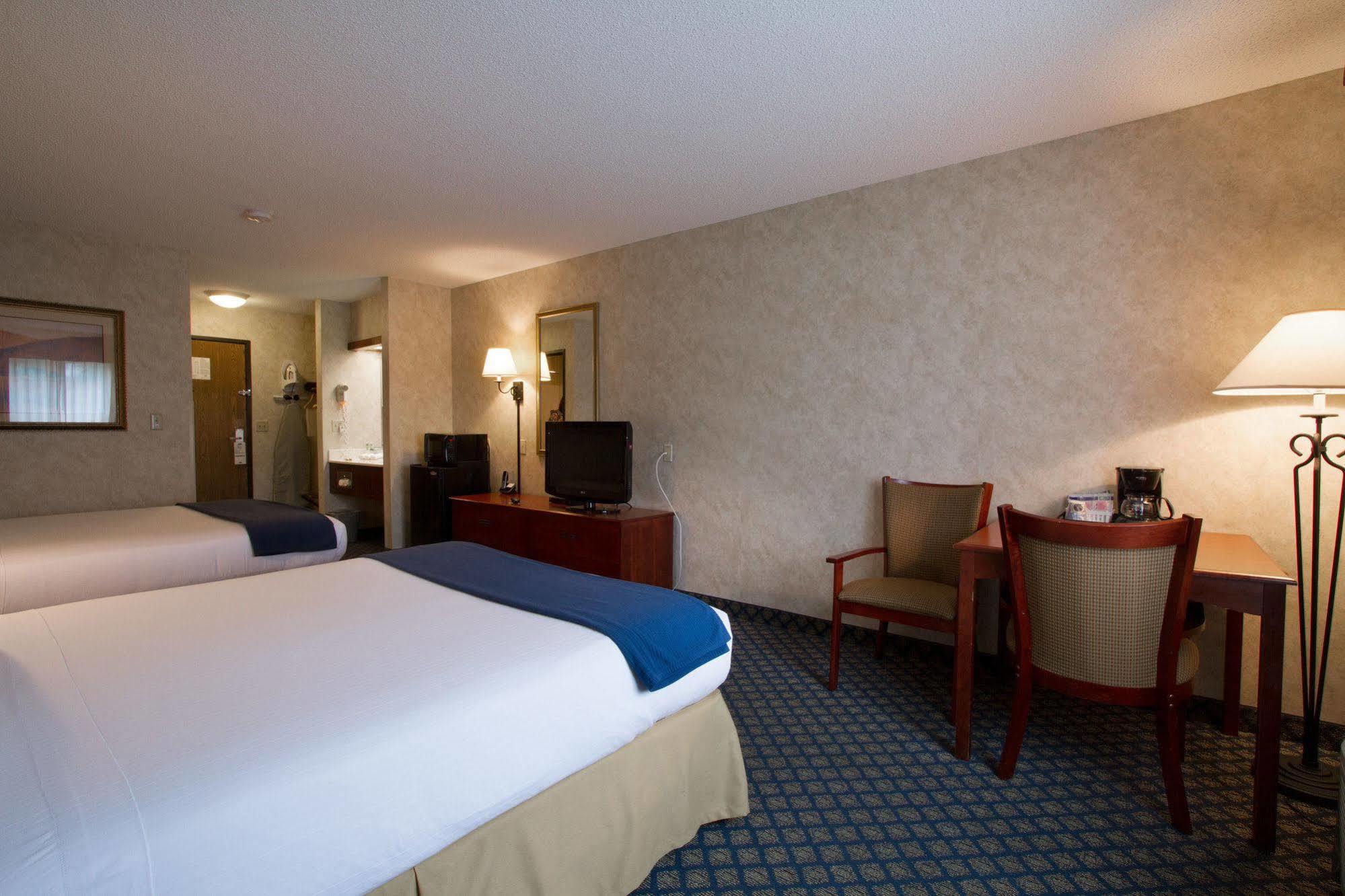 Holiday Inn Express Miles City Exterior photo
