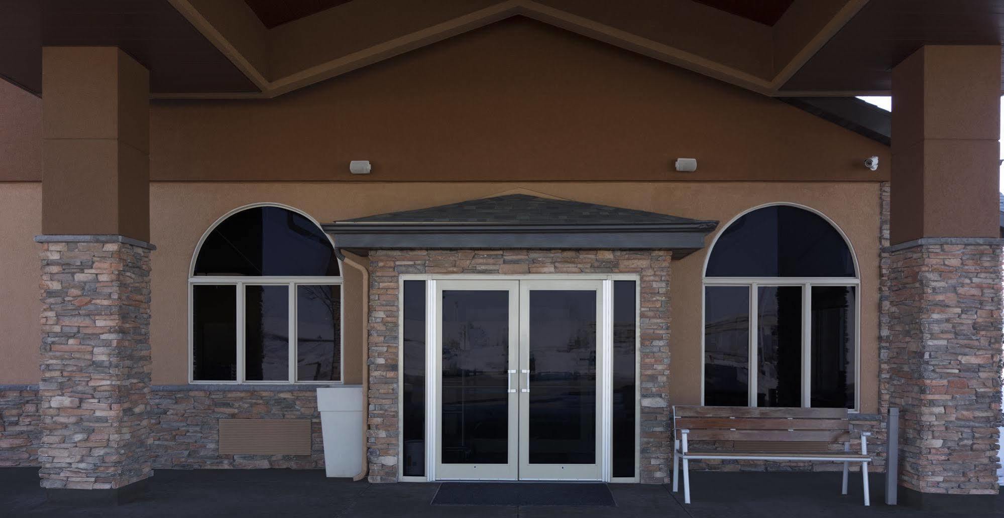 Holiday Inn Express Miles City Exterior photo